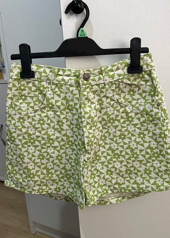 Yeşil Desenli Mini Kadın Şort - Görsel 4