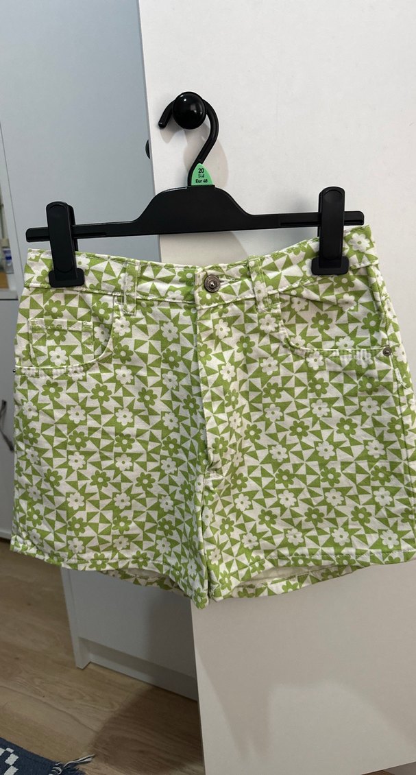 Yeşil Desenli Mini Kadın Şort - Görsel 4