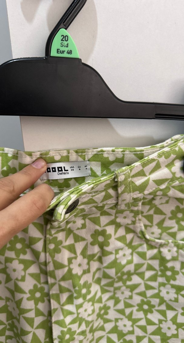 Yeşil Desenli Mini Kadın Şort - Görsel 5