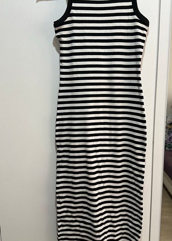 Siyah Beyaz Çizgili Uzun Kolsuz Elbise - Görsel 2