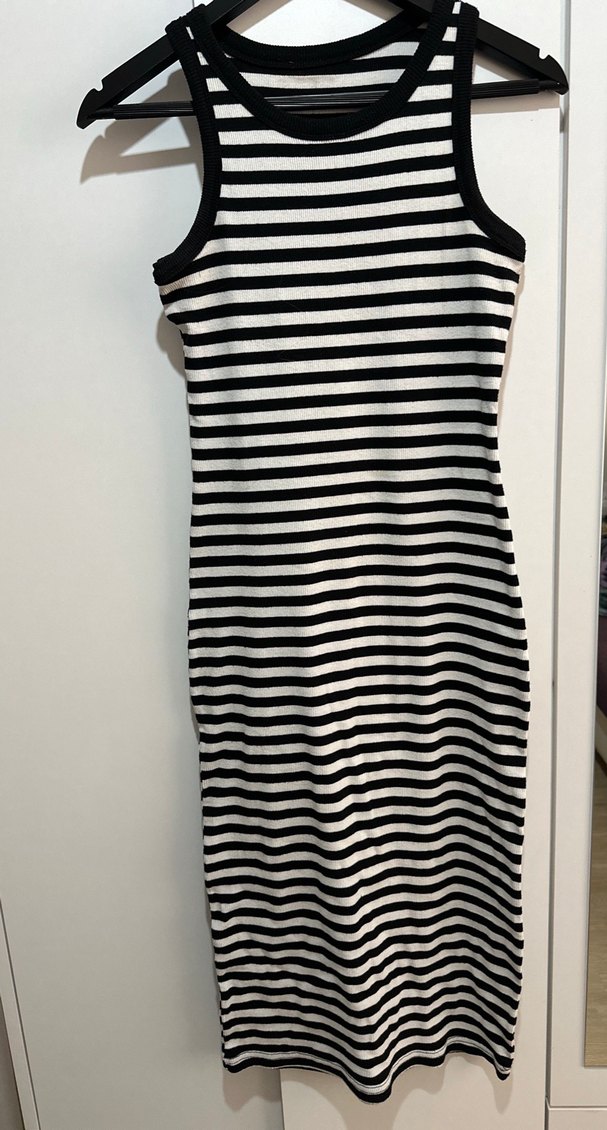 Siyah Beyaz Çizgili Uzun Kolsuz Elbise - Görsel 5