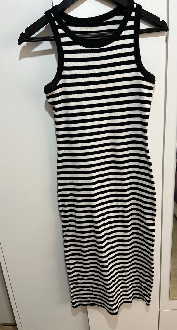 Siyah Beyaz Çizgili Uzun Kolsuz Elbise - Görsel 4