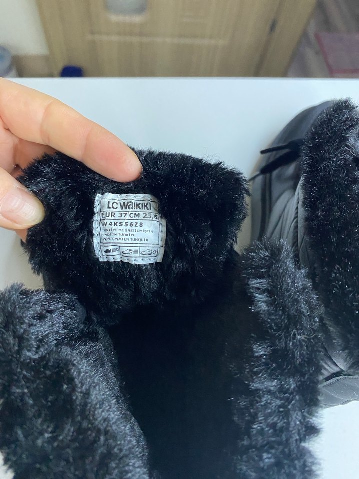 Siyah Kürklü Kadın Dolgu Topuklu Bot - Görsel 5