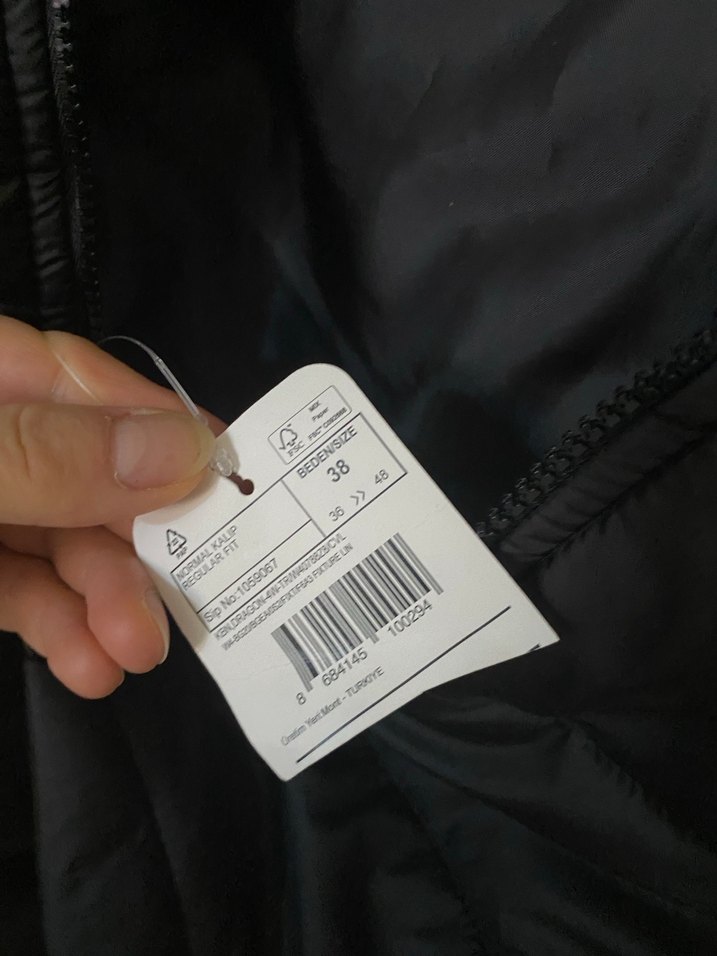 Kadın Siyah Kürklü Kış Montu - Görsel 4