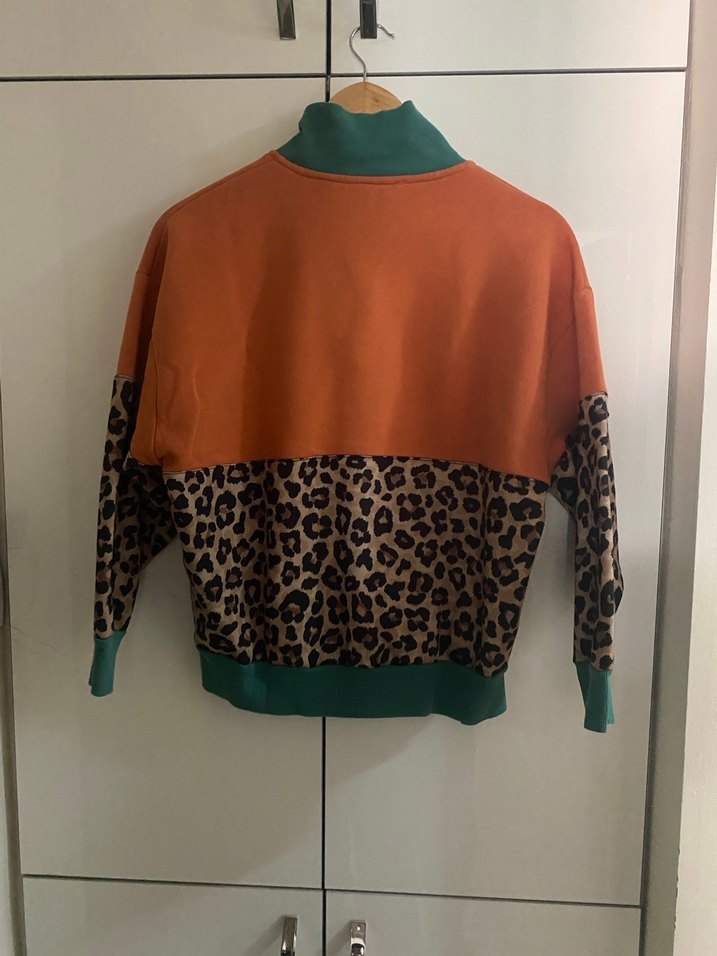 Kadın Leopar Desenli Düğmeli Sweatshirt - Görsel 3