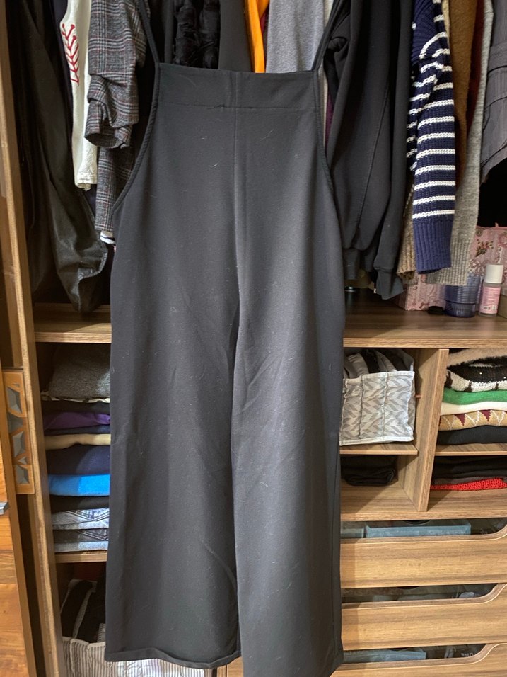 Kadın Siyah Düğmeli Askılı Tulum - Görsel 3