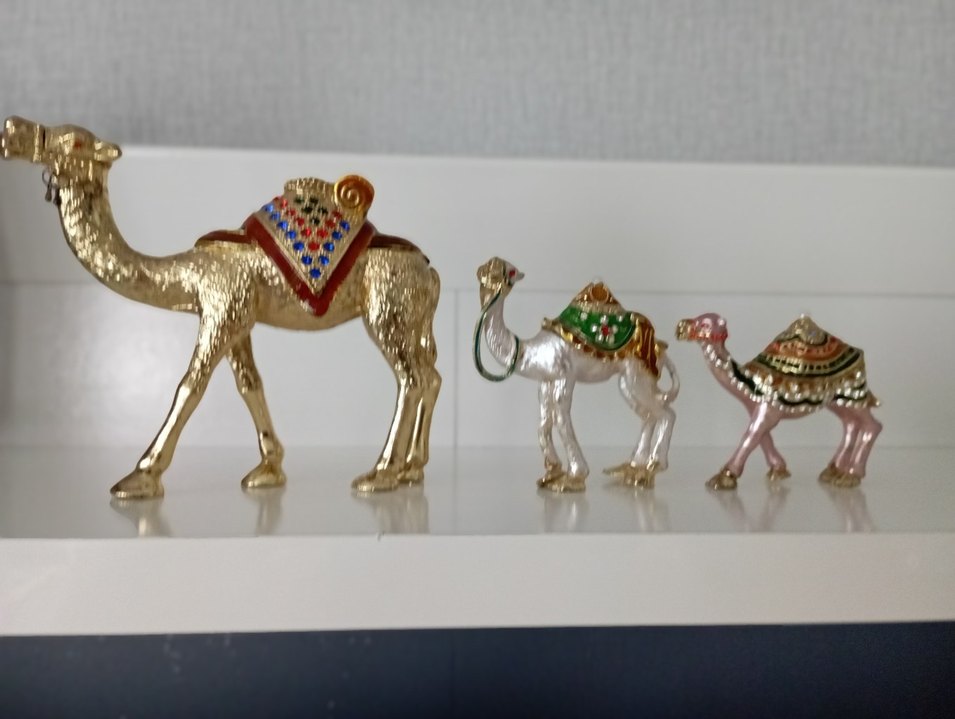 Renkli Süslemeli Deve Figürleri - Görsel 2