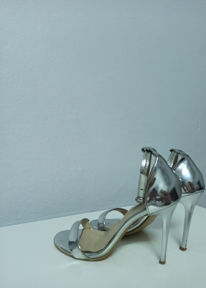 Gümüş kadın topuklu ayakkabı  - Görsel 4