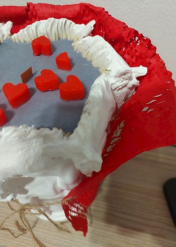 At Figürlü Kırmızı ve Gri Vazo - Görsel 5