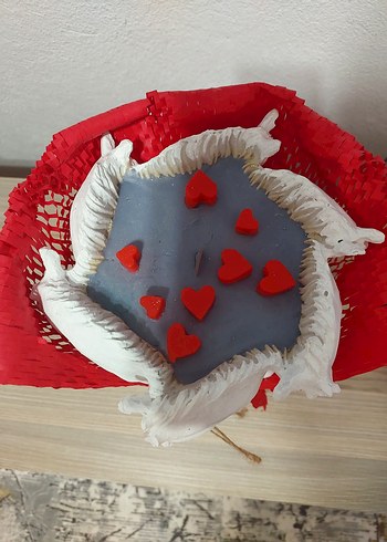 At Figürlü Kırmızı ve Gri Vazo - Görsel 2