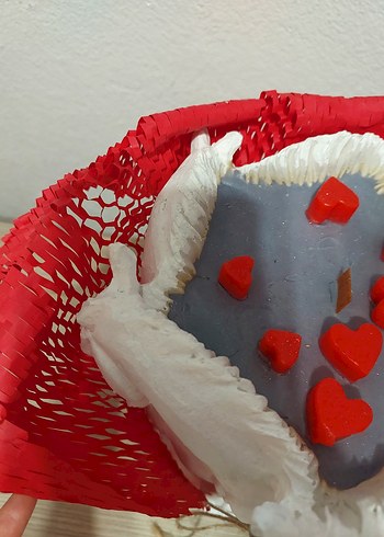 At Figürlü Kırmızı ve Gri Vazo - Görsel 4