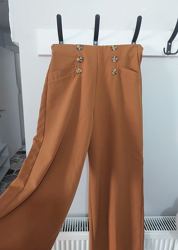 Düğmeli Bej Kadın Midi Kumaş Pantolon - Görsel 2