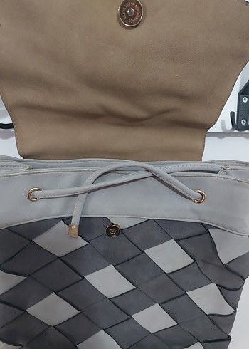 Bej ve Gri Deri Kadın Sırt Çantası - Görsel 2