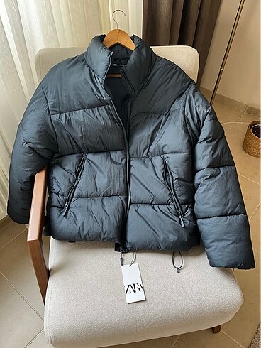 Zara Erkek Etiketi Üstünde Mont