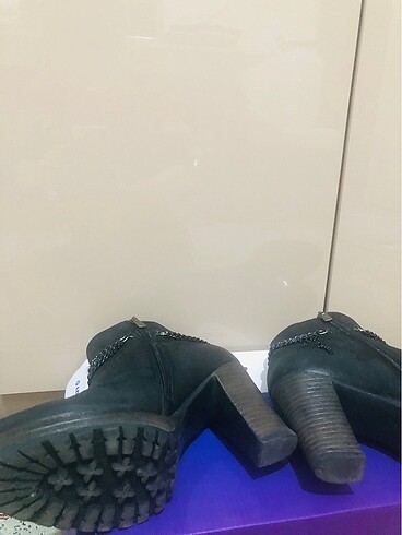 Chirstian siyah zincirli topuklu bot - Görsel 7