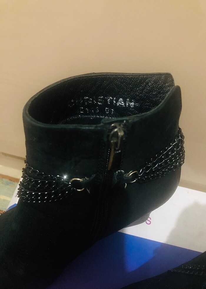 Chirstian siyah zincirli topuklu bot - Görsel 3