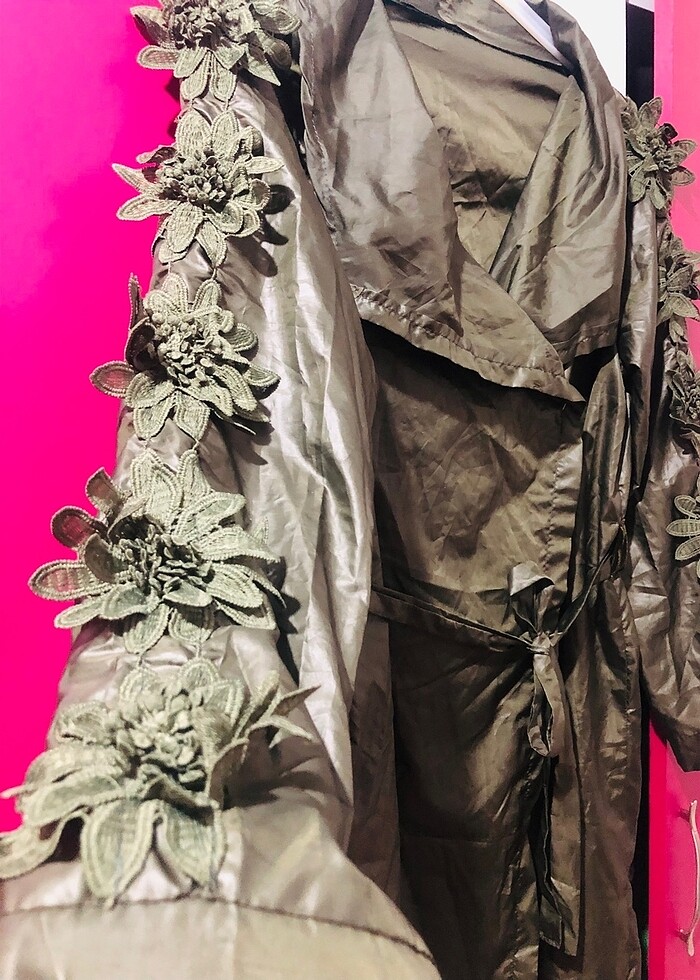 Çiçek model yağmurluk - Görsel 2