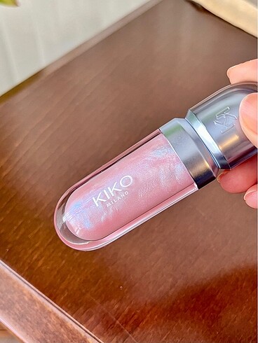 Kiko Kiko Hydra Lip Gloss 48 Pink Metaverse