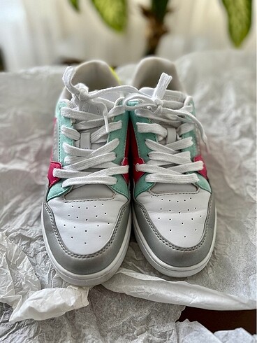 37,5 Beden Guess Çok Renkli Sneaker