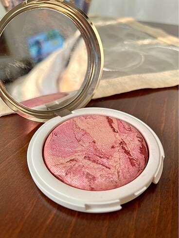  Beden Kiko Luminous Mauve Allık