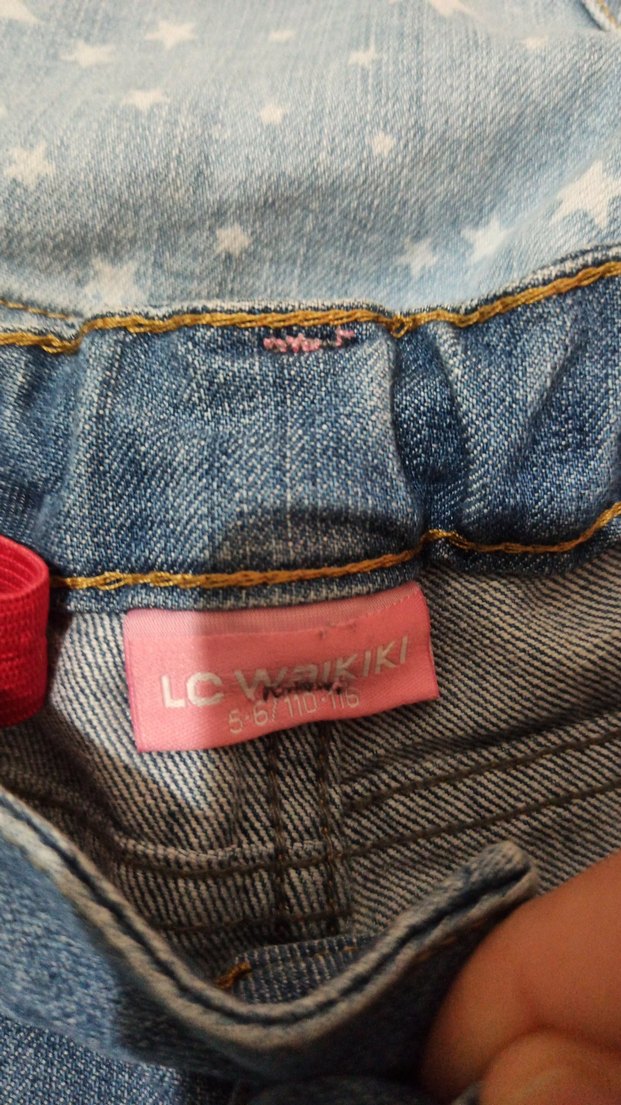 Desenli Düğmeli Kız Kot Şort - Görsel 3