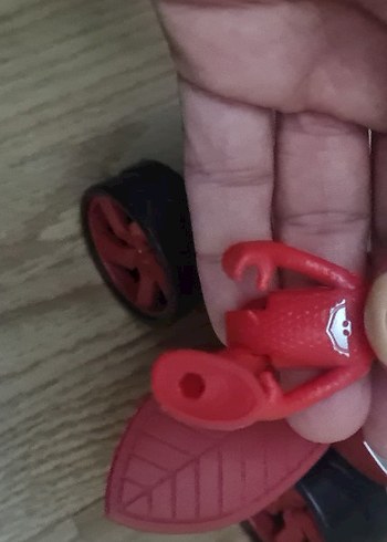 Kırmızı ve Gri Aksiyon Figürü Araba - Görsel 5