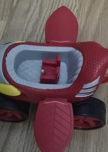 Kırmızı ve Gri Aksiyon Figürü Araba - Görsel 4