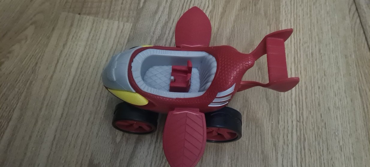 Kırmızı ve Gri Aksiyon Figürü Araba - Görsel 4