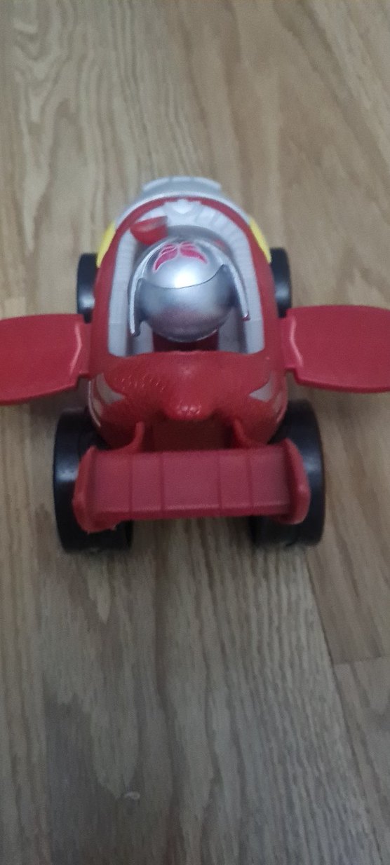 Kırmızı ve Gri Aksiyon Figürü Araba - Görsel 2