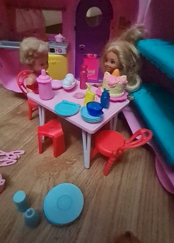 Pastel Pembe Oyuncak Araba ve Karavan Seti
Chelsea karavan - Görsel 2