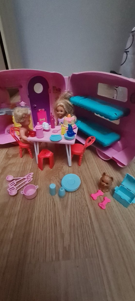 Pastel Pembe Oyuncak Araba ve Karavan Seti
Chelsea karavan - Görsel 4