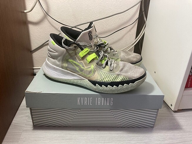 Kyrie flaytrap 5