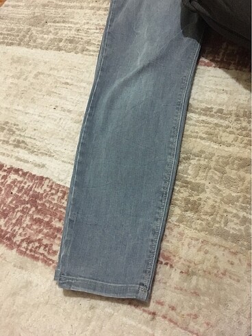 Gri Jean