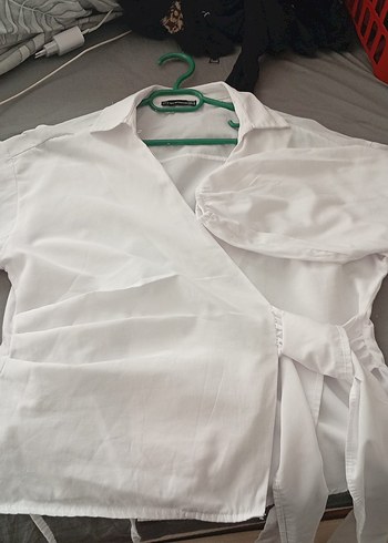 Beyaz V Yakalı baglamalı Kadın Gömlek - Görsel 3