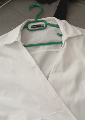 Beyaz V Yakalı baglamalı Kadın Gömlek - Görsel 6