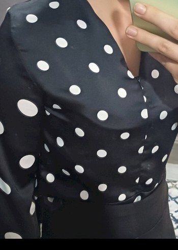 Uzun Kollu Puantiyeli Kadın Bluz - Görsel 2