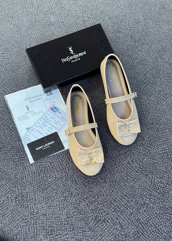 Yves Saint Laurent 37