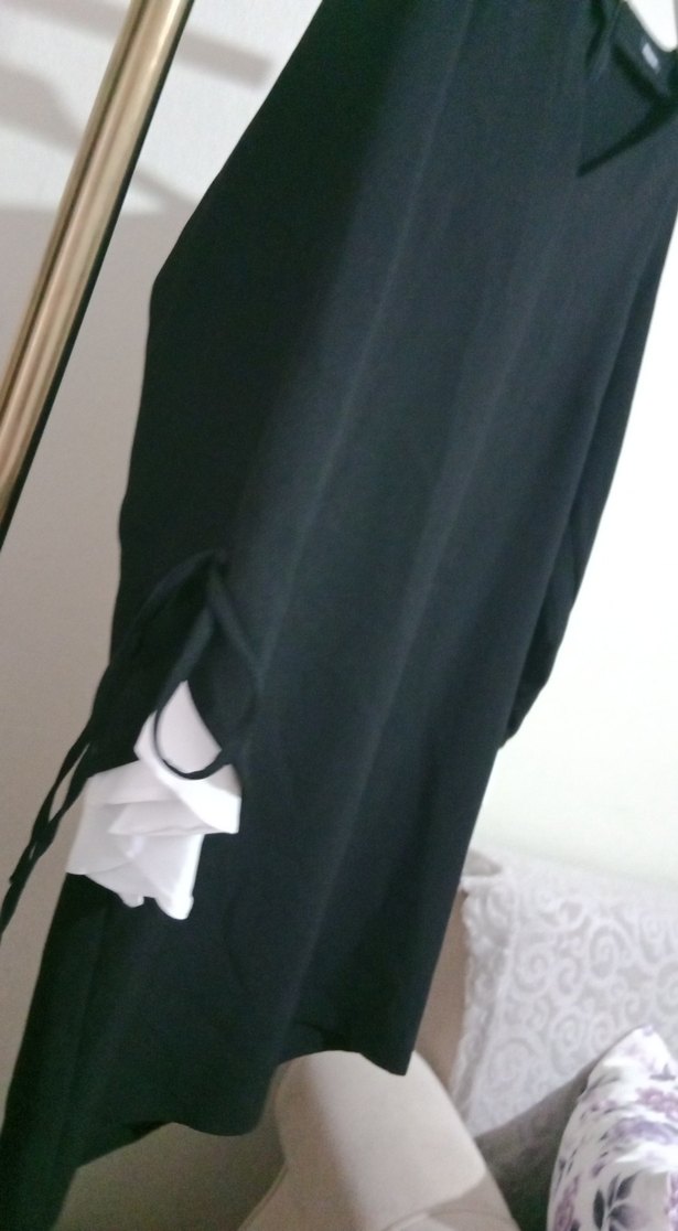 Siyah V Yaka Uzun Kollu Midi Tunik - Görsel 3