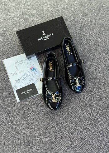 Yves Saint Laurent 39