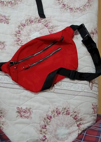 3 TANE CANTA 170 TL sadece siyah çantada kusur var belirttim