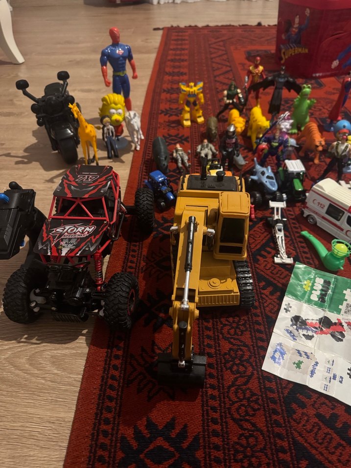 Renkli Lego ve Oyuncak Figür Seti - Görsel 3