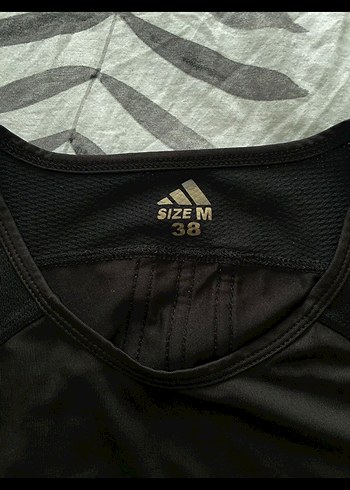 Siyah Adidas Kadın Spor Tişörtü - Görsel 2