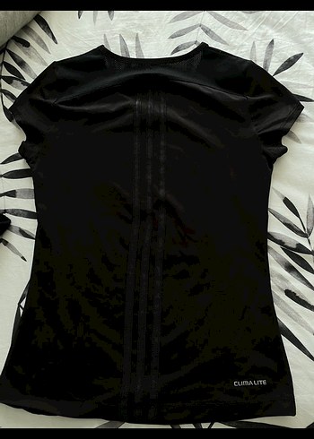 Siyah Adidas Kadın Spor Tişörtü - Görsel 3