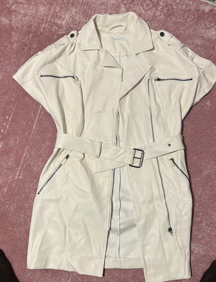 Beyaz Deri Midi Kemerli Straplez Elbise - Görsel 4