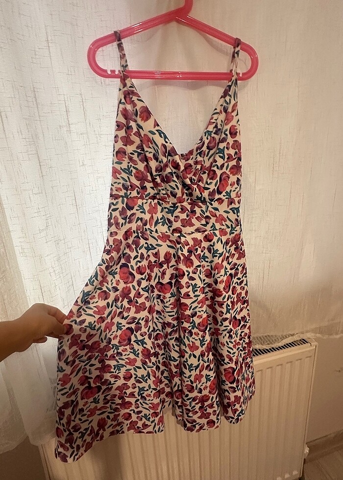 Çeşitli elbiseler - Görsel 3