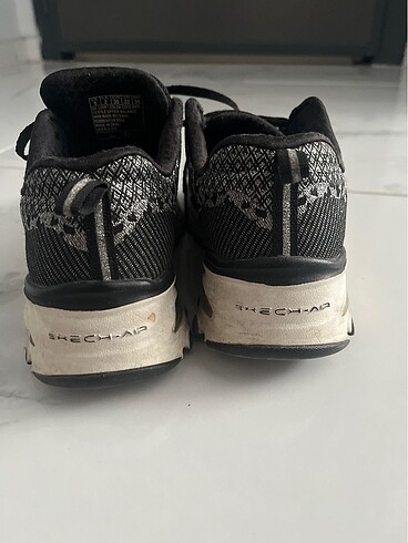 35 Beden Orijinal skechers ayakkabı