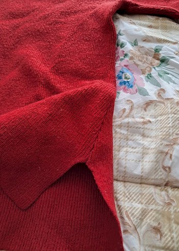 Kırmızı V Yakalı Kadın Triko Kazak - Görsel 4