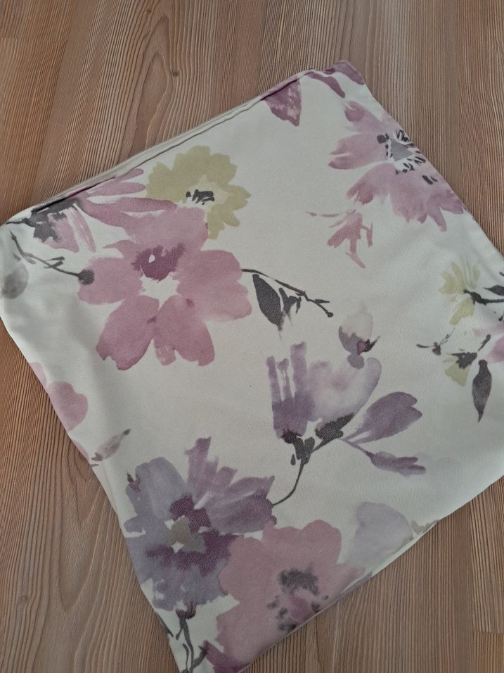 Pastel Desenli Pembe Yastık Kılıfı - Görsel 2