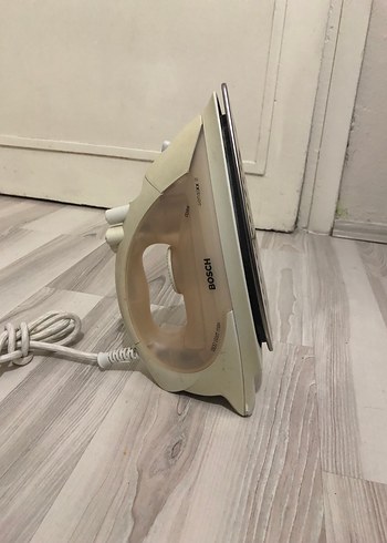 Beyaz Bosch Ütü