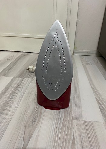 Beden BOSCH Kırmızı Gri Buharlı Ütü